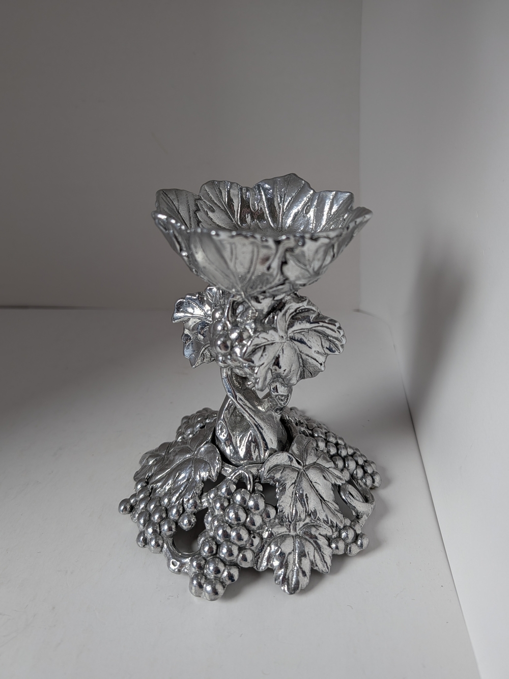 Arthur Court Silver Tone Metal Grapevine Leaf Round Candle Holder 6in 1996